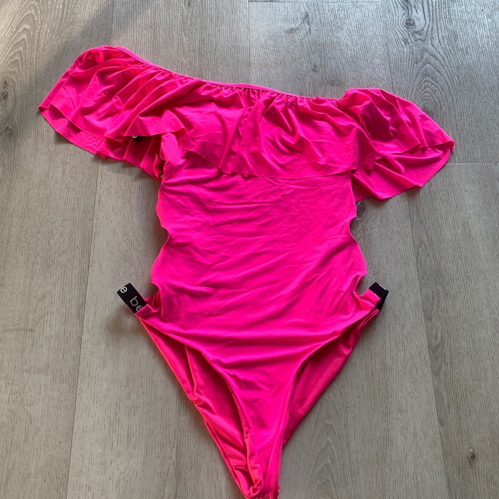 BEBE Off The Shoulder Side Rings One Piece Swimsuit